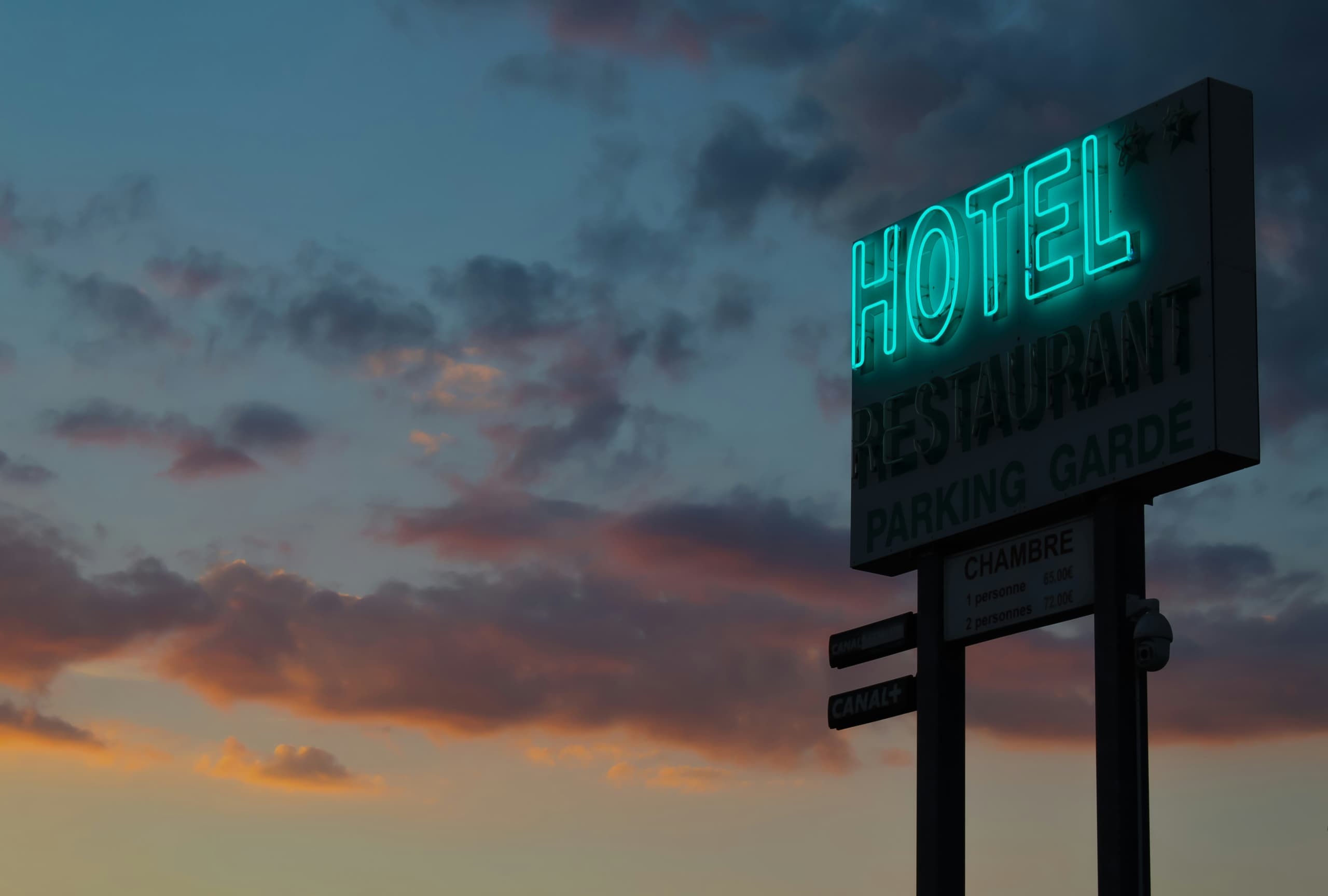 How to Turn Hotel Guest Reviews Into Your #1 Sales Machine