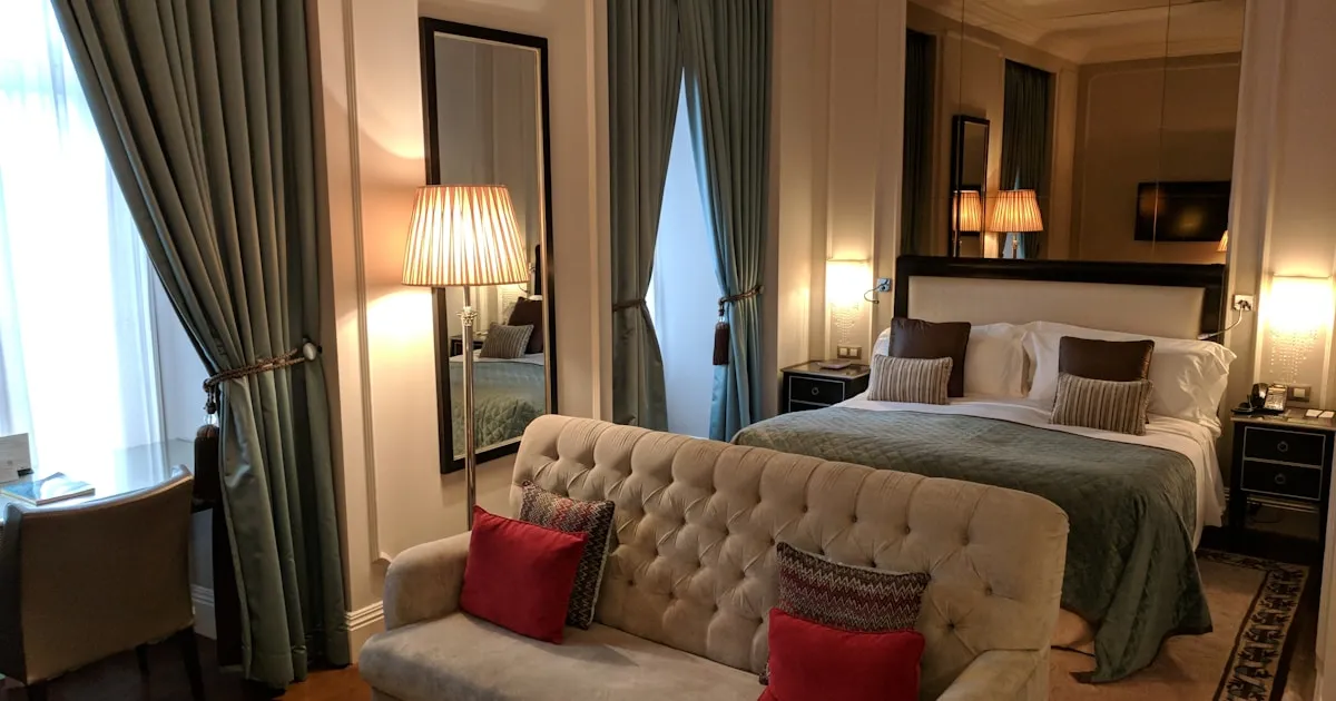 Hotels Should Charge by the Hour (And Not Just Love Hotels)