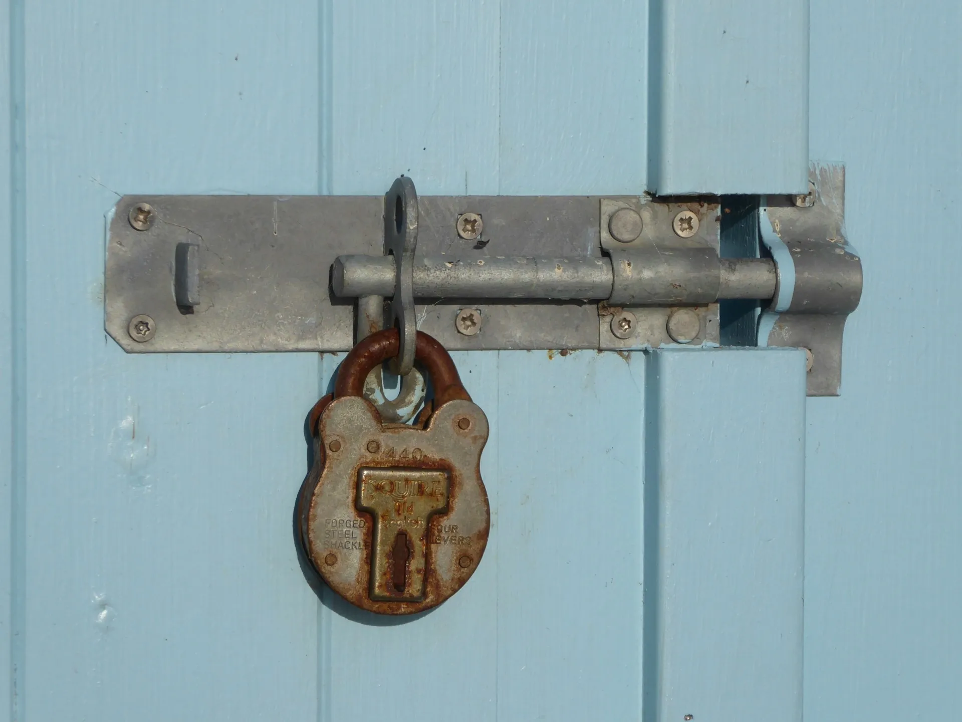 How Smart Locks Turn Every Airbnb Into a 24/7 Cash Machine